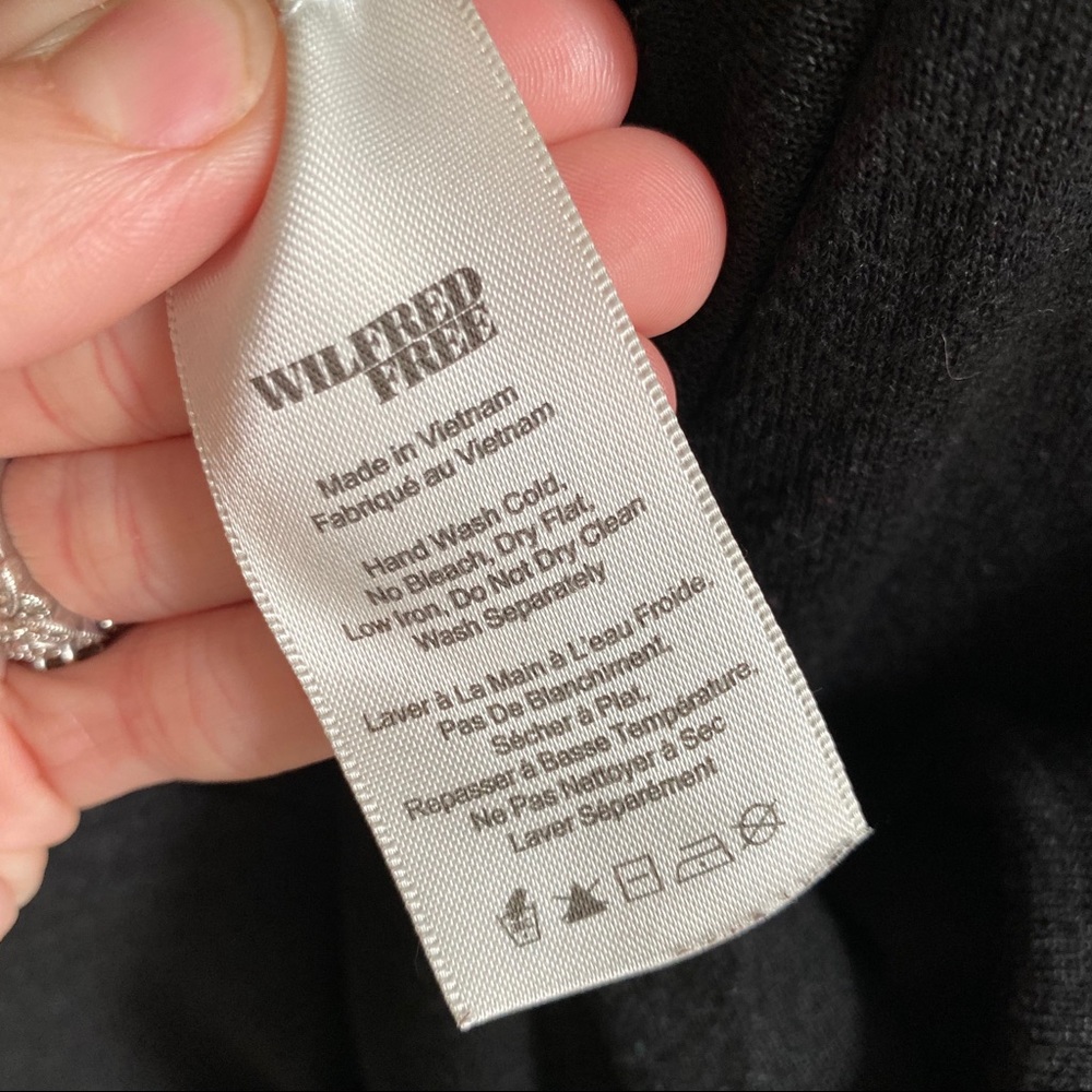 • SOLD • Aritzia Wilfred Free Remy Longsleeve - Picture 4 of 5